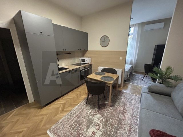 Kiadó téglalakás, albérlet, Szegeden 240 E Ft / hó, 2 szobás