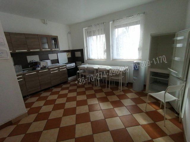 Kiadó családi ház, albérlet, Vácon 700 E Ft / hó, 5+4 szobás