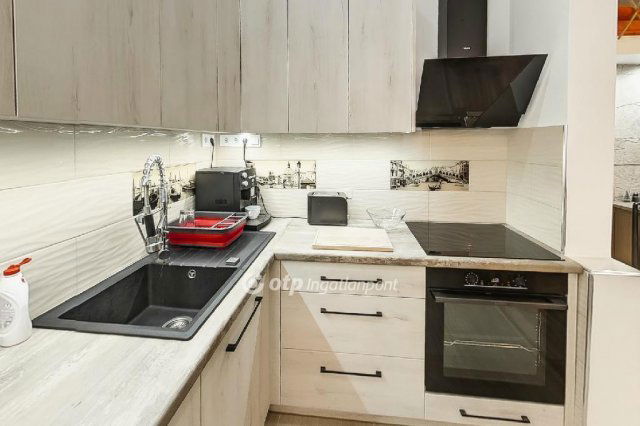 Eladó téglalakás, Budapesten, VII. kerületben 60.9 M Ft