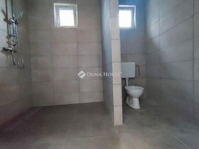 Eladó családi ház, Monoron 74.9 M Ft, 3 szobás