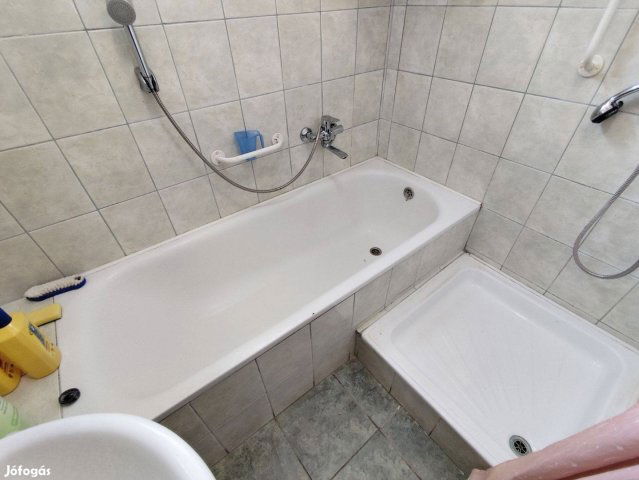 Eladó családi ház, Dombóváron 20 M Ft, 2 szobás