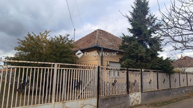 Eladó családi ház, Szentmártonkátán 38.9 M Ft, 3 szobás