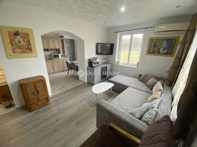 Eladó családi ház, Ladánybenén 49.99 M Ft, 3 szobás