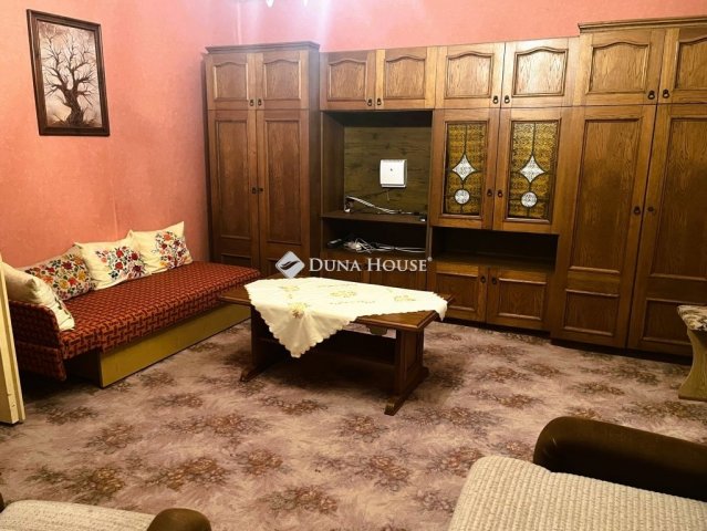 Eladó családi ház, Bugyin 52.99 M Ft, 2 szobás