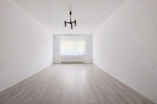 Eladó panellakás, Pécsett 47.9 M Ft, 2 szobás