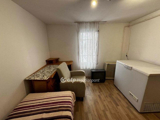 Eladó családi ház, Debrecenben 64.9 M Ft, 3 szobás