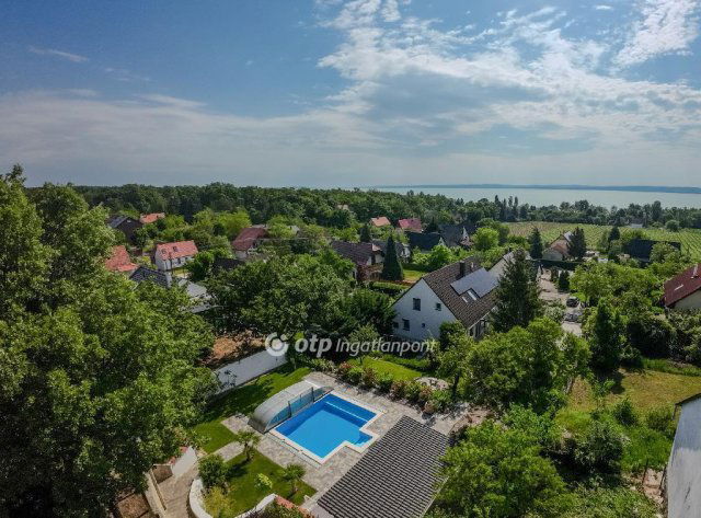 Eladó családi ház, Balatonszepezden 299 M Ft, 6 szobás