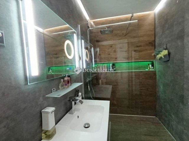 Eladó téglalakás, Mohácson 34.95 M Ft, 3 szobás