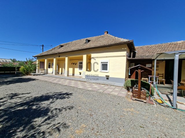 Eladó családi ház, Poroszlón 42 M Ft, 3 szobás