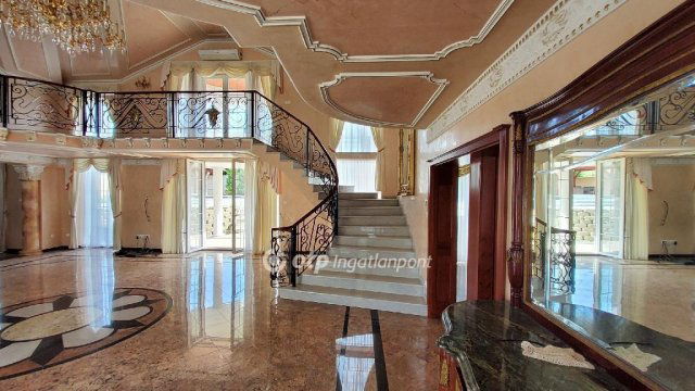 Eladó családi ház, Budapesten, III. kerületben 399 M Ft