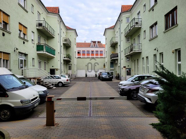 Eladó téglalakás, Szombathelyen 55 M Ft, 4 szobás