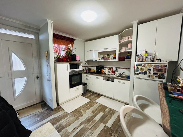 Eladó panellakás, Keszthelyen 49.99 M Ft, 1+2 szobás