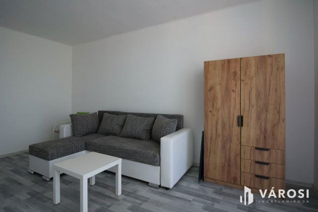 Kiadó téglalakás, albérlet, Békéscsabán 90 E Ft / hó