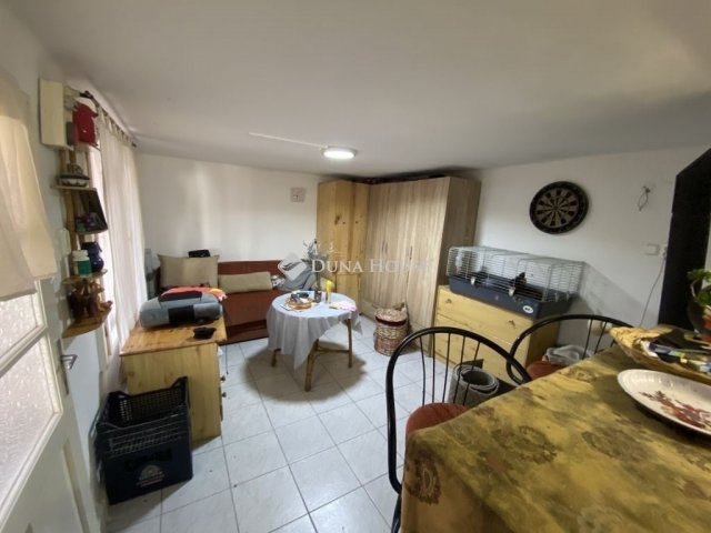 Eladó családi ház, Nagyvenyimen 49.9 M Ft, 2+1 szobás