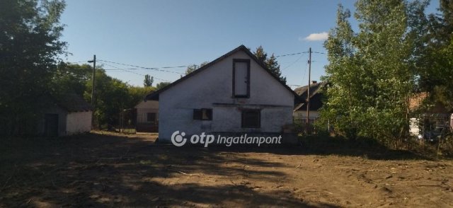 Eladó családi ház, Tápióbicskén 9 M Ft, 2 szobás