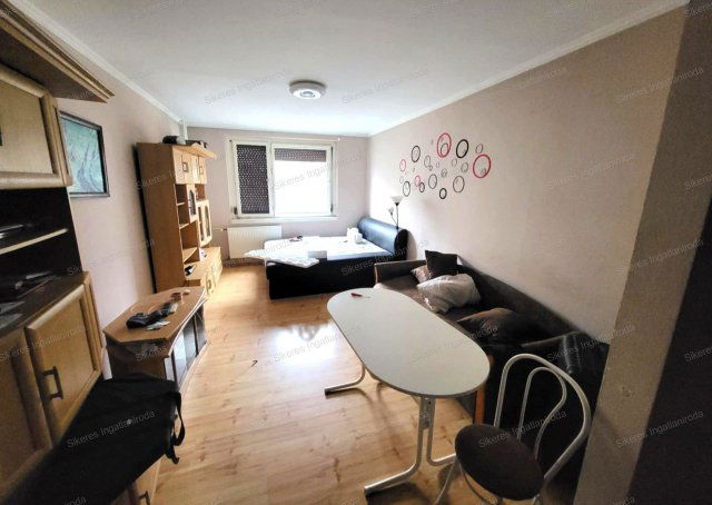 Eladó panellakás, Tatabányán 39 M Ft, 2+1 szobás