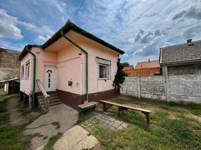 Eladó családi ház, Budapesten, XX. kerületben 59.9 M Ft