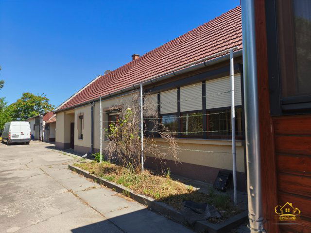 Eladó családi ház, Szigetszentmiklóson 99.9 M Ft, 5 szobás
