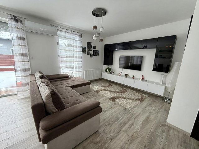 Eladó téglalakás, Vácon 89.5 M Ft, 1+3 szobás