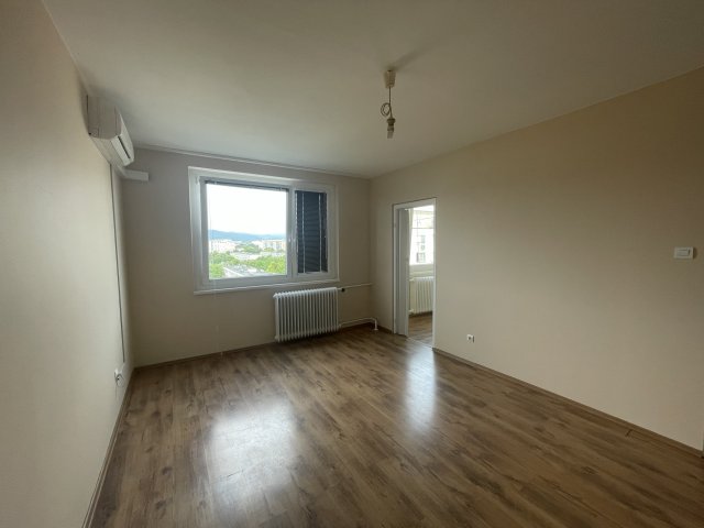 Kiadó panellakás, albérlet, Miskolcon, Vászonfehérítő utcában