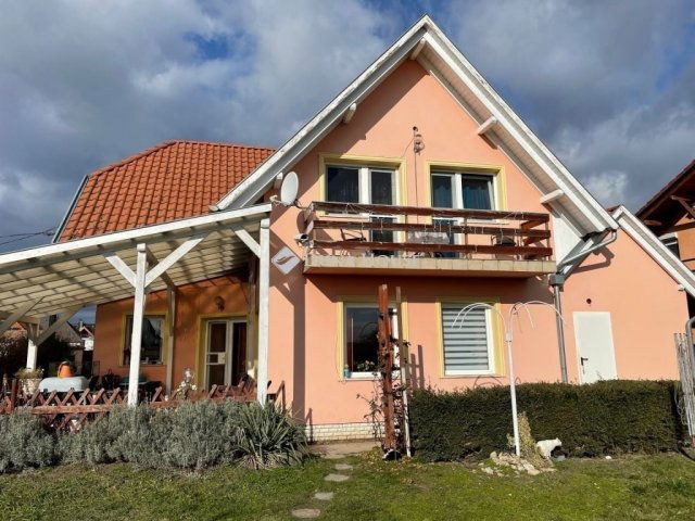 Eladó családi ház, Tahitótfalun 94.9 M Ft, 3+2 szobás