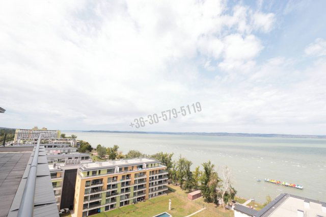 Eladó téglalakás, Siófokon 401.5 M Ft, 3 szobás