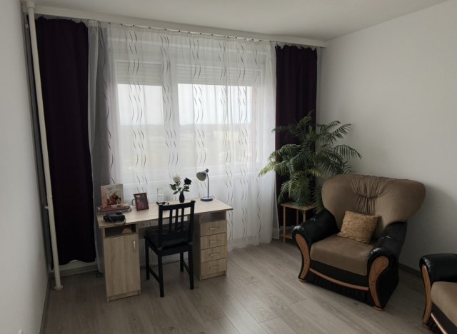 Eladó panellakás, Tiszaújvárosban 33.5 M Ft, 2+1 szobás