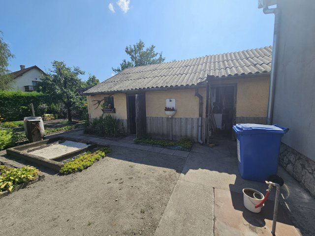 Eladó családi ház, Pápán 41 M Ft, 3+1 szobás