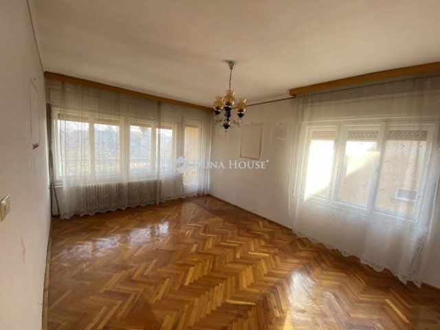 Eladó családi ház, Süttőn, Ligettér utcában 39.9 M Ft