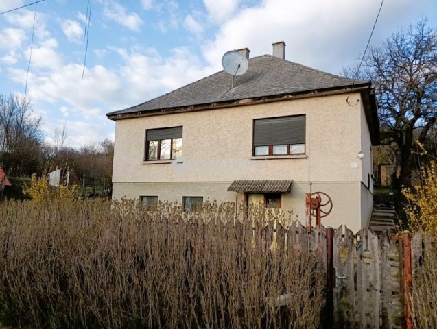 Eladó családi ház, Nagysápon 35.9 M Ft, 3 szobás