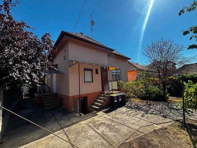 Eladó családi ház, Budapesten, XV. kerületben 114.9 M Ft