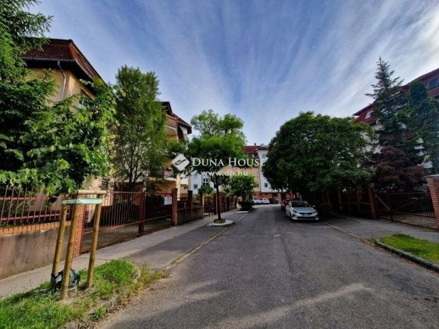 Eladó téglalakás, Budapesten, XIV. kerületben 75 M Ft, 2 szobás