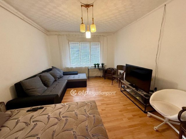 Eladó családi ház, Tiszafüreden 39 M Ft, 2 szobás