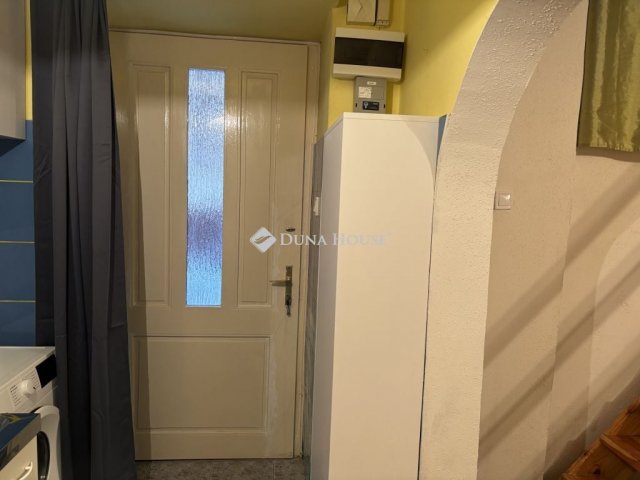 Kiadó téglalakás, albérlet, VI. kerületben, Székely Bertalan utcában