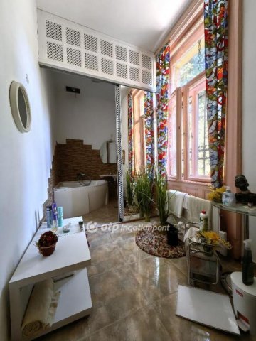 Eladó családi ház, Törökbálinton 673.75 M Ft, 7 szobás