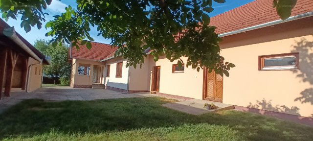 Eladó családi ház, Ságváron 99 M Ft, 4 szobás