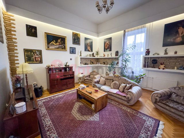 Eladó téglalakás, Pécsett 89.99 M Ft, 3 szobás