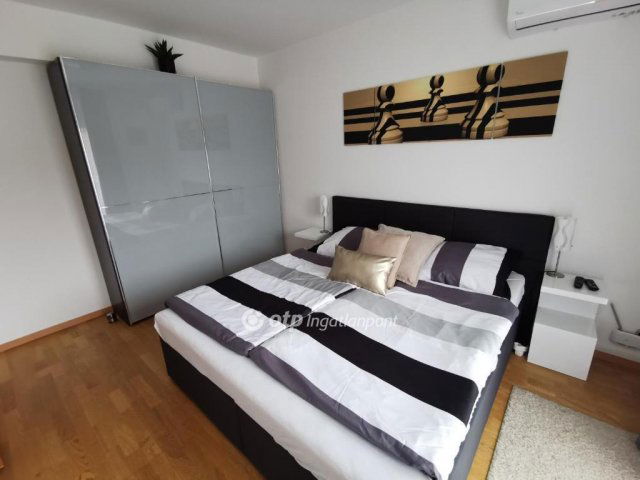 Eladó téglalakás, Hajdúszoboszlón 84.9 M Ft, 3 szobás