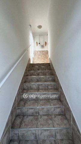 Eladó téglalakás, Pápán 42.9 M Ft, 2 szobás