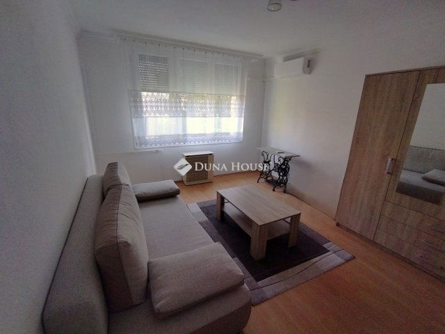 Kiadó téglalakás, albérlet, Kecskeméten 180 E Ft / hó