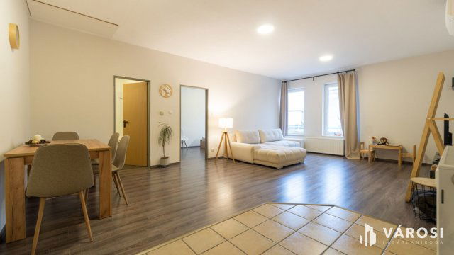 Eladó téglalakás, Siófokon 89.9 M Ft, 2 szobás