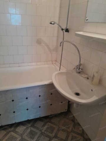 Eladó panellakás, Kecskeméten 38.4 M Ft, 2 szobás