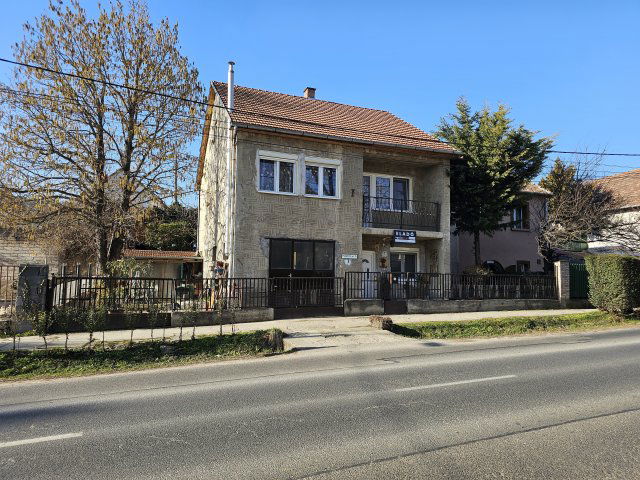 Eladó családi ház, Zsámbékon, Petőfi Sándor utcában 94 M Ft