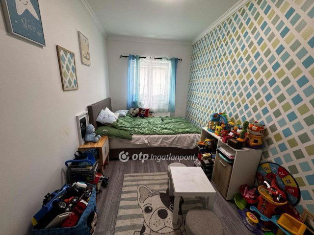 Eladó családi ház, Hosszúpályin 39.999 M Ft, 4 szobás