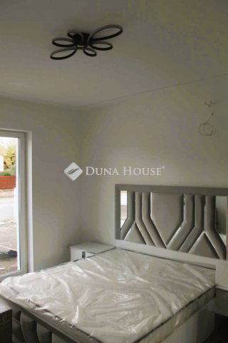 Eladó családi ház, Budakalászon 224 M Ft, 4 szobás