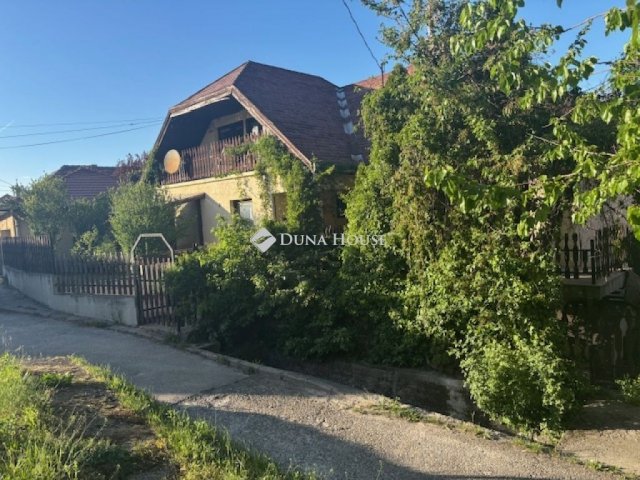 Eladó családi ház, Dorogon 79.9 M Ft, 7 szobás