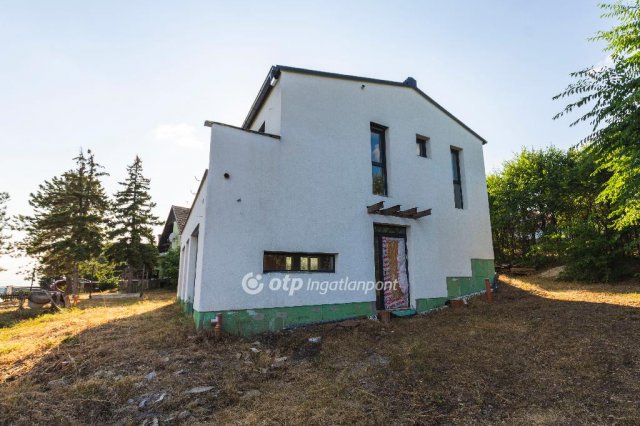 Eladó családi ház, Velencén 159 M Ft, 3+2 szobás