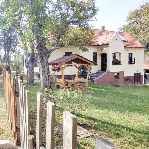 Eladó családi ház, Kustánszegen 35 M Ft, 2 szobás