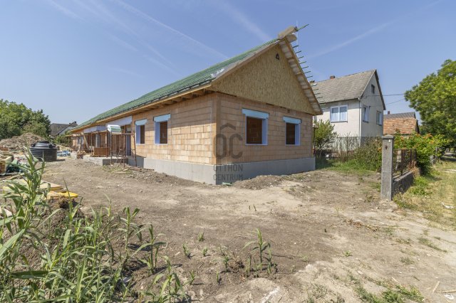 Eladó családi ház, Fehérvárcsurgón 83.3 M Ft, 5 szobás