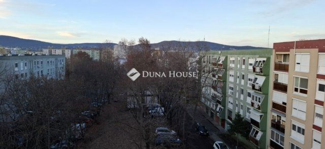 Eladó panellakás, Pécsett 39.99 M Ft, 2 szobás